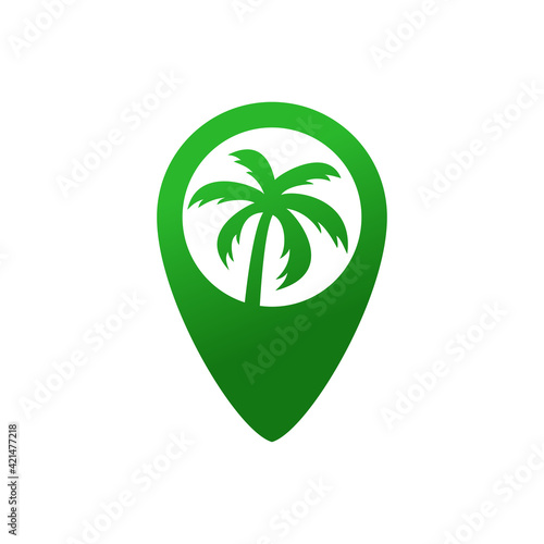 Logotipo con silueta de palmera en puntero de posición en color verde