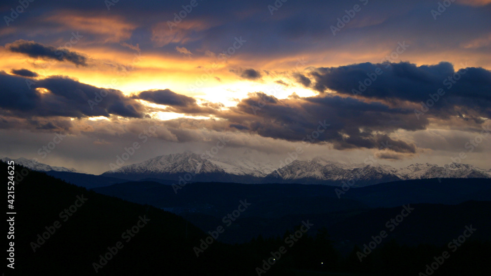 Panorama Aufnahme der Bergwelt Südtirols, Italien