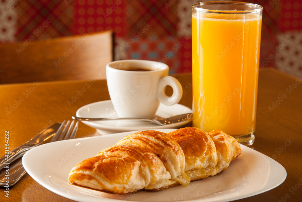 ateliê do Trigo,café ,suco de laranja e croissant