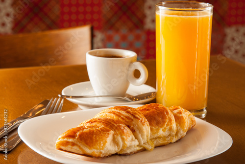 ateliê do Trigo,café ,suco de laranja e croissant photo