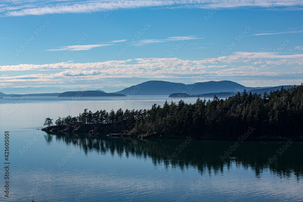 Fototapeta premium USA, Washington State. Chuckanut Drive, San Juan Islands.