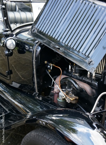 Detalle de motor antiguo de auto