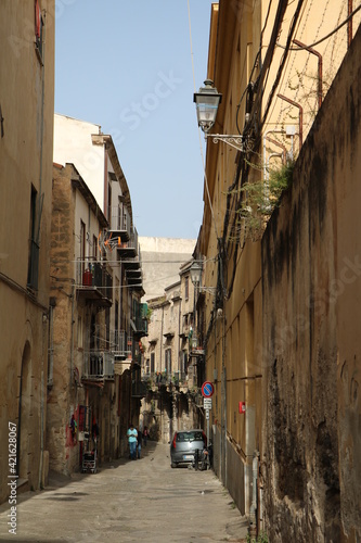 Fototapeta Naklejka Na Ścianę i Meble -  Street in Palermo, Sicily Italy