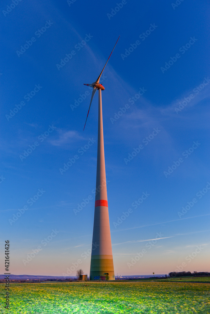 Windrad in Nidderau im hessischen Main-Kinzig-Kreis Windrad in Nidderau im hessischen Main-Kinzig-Kreis
