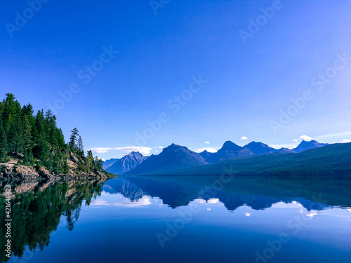 Fototapeta Naklejka Na Ścianę i Meble -  view from on Lake McDonald Montana