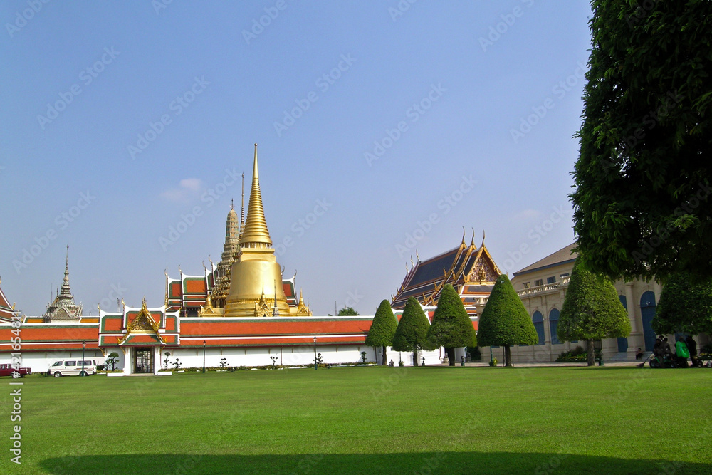 Wat Po Golden Tower