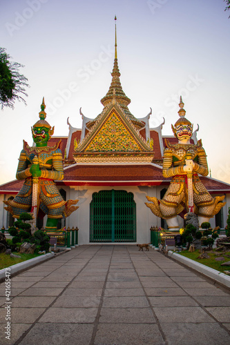Wat Arun temple buddhist Bangkok © vitor
