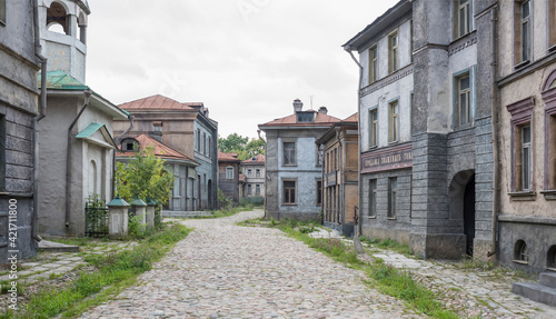 Fototapeta Naklejka Na Ścianę i Meble -  The streets of the abandoned uninhabitable city