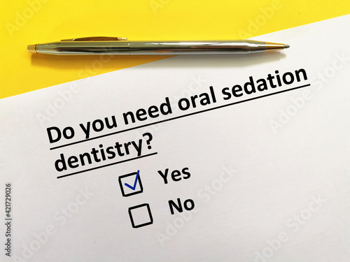 Quadro em tela Questionnaire about dental procedure