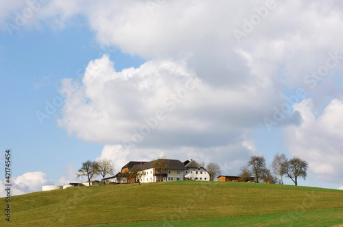 Ein Bauernhof auf einem Hügel im Mühlviertel, Österreich, Europa - A farm on a hill in the Mühlviertel, Austria, Europe photo