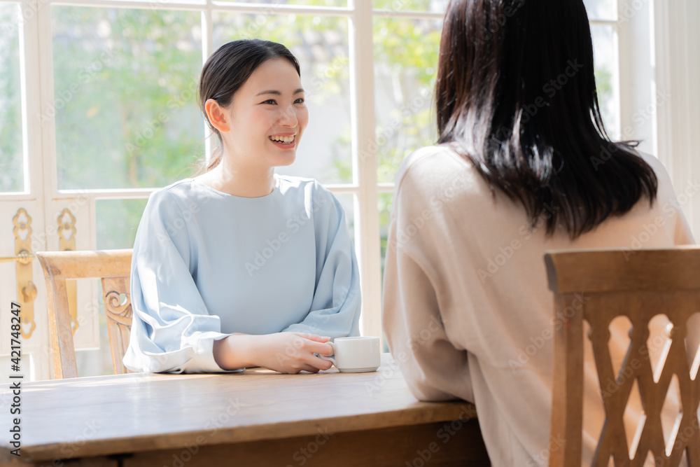 日本人 若い女性二人のポートレート 日本人 若い女性二人のポートレート