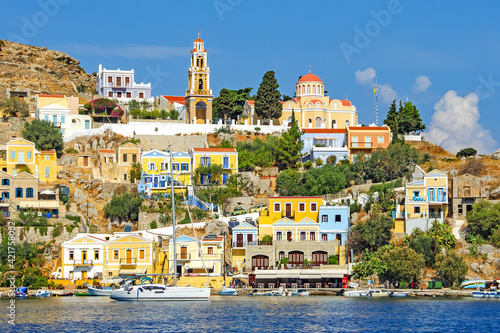 Kalymnos  die Insel der Schwammtaucher  in Pastelltönen gehalten Herren- und Kapitänshäuser    photo