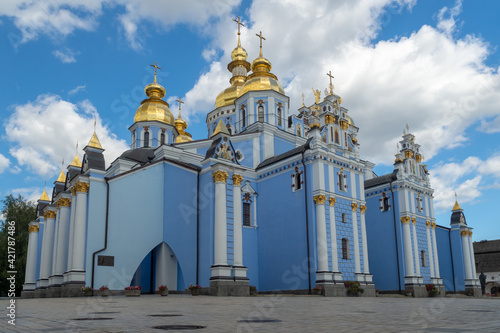 Obraz na płótnie St. Michael's Golden-Domed Monastery in Kiev, Ukraine w salonie
