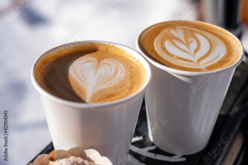 Cappuccino Kaffe auf Fahrrad Gepäckträger 1