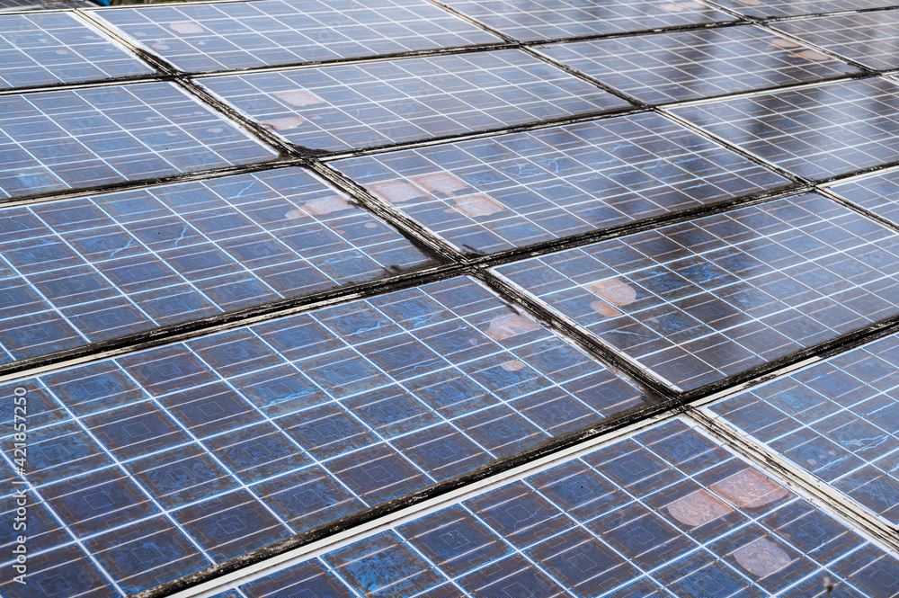 Solar panels installed on the mountain, the electricity source is inaccessible. The solar circuit board is damaged. Solar panels installed on the mountain, the electricity source is inaccessible. The solar circuit board is damaged.