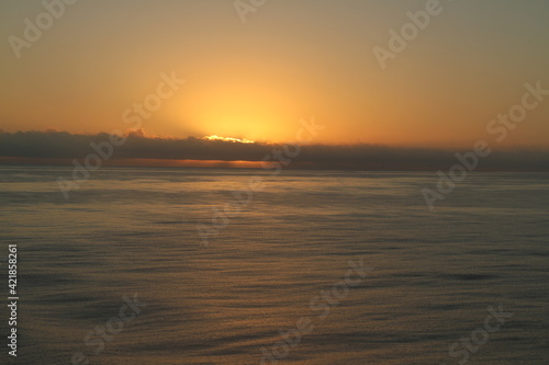 Sonneaufgang über dem Ozean © Peter