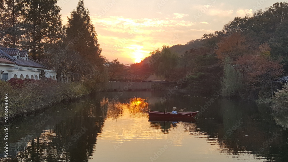 Fototapeta premium sunset on the lake