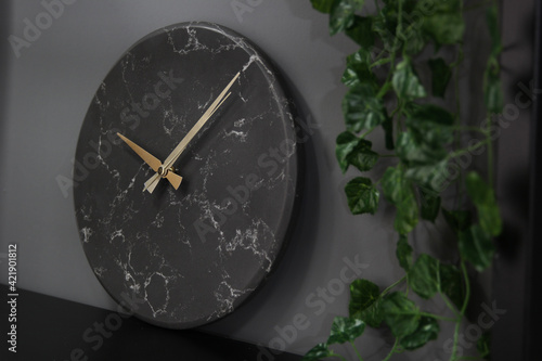 Photos Decorative wall clock, black marble wall clock, natural granite stone, marbeling
