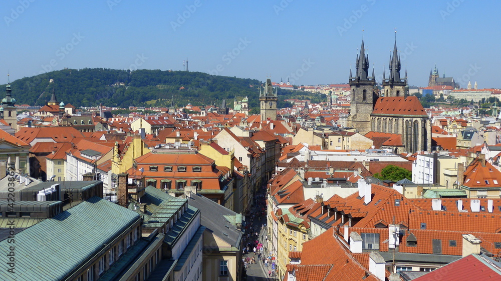 Über den Dächern von Prag mit Burganlage, Tschechien
