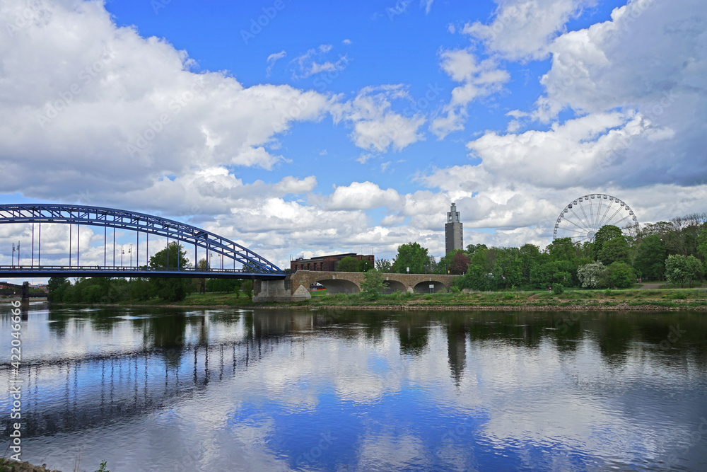Fototapeta premium Elbeschiifffahrt in MAgdeburg