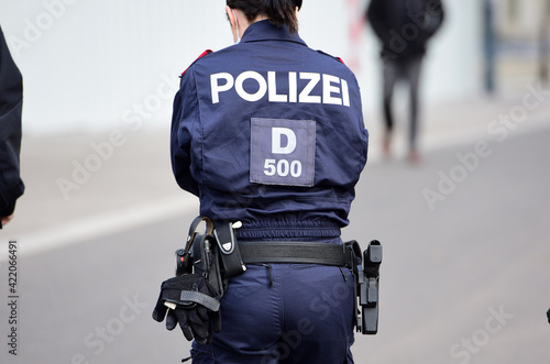 Polizei-Einsatz und Polizei Kontrolle in Wien - Lockdown Shutdown (Österreich) - Police operations and police control in Vienna - Lockdown Shutdown (Austria) photo