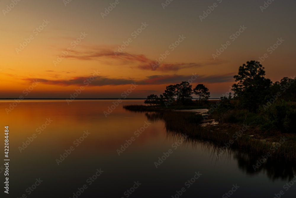 Fototapeta premium Sunset from the Village of Baytowne Wharf