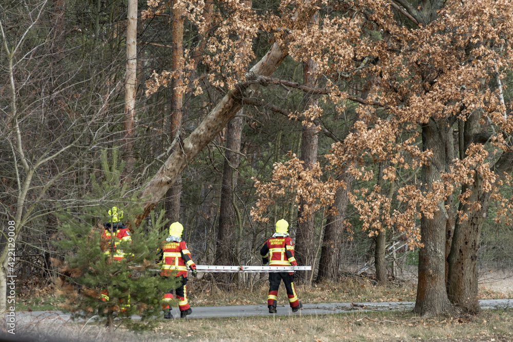 Einsatz mit Leiter Feuerwehr Einsatz mit Leiter Feuerwehr