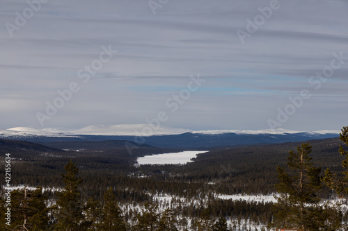 Winter landscape with Scandinavian mountains and a frozen lake.Shot at Idre fjäll in Sweden, Scandinavia. © Andreas Bergerstedt