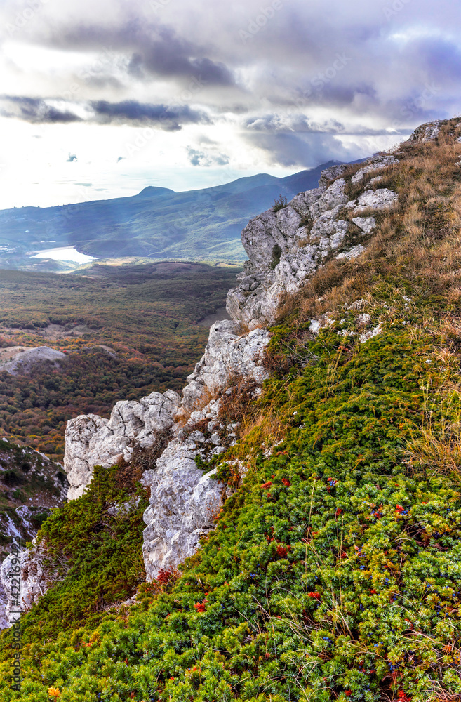 Fototapeta premium mountains and forests of crimea on an autumn morning