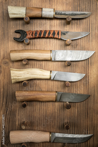 Obraz na płótnie Various handmade knives with ornamental steel w salonie