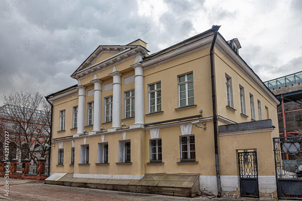 Gusyatnikov House is a two-story Empire-style mansion in Lavrushinsky Lane