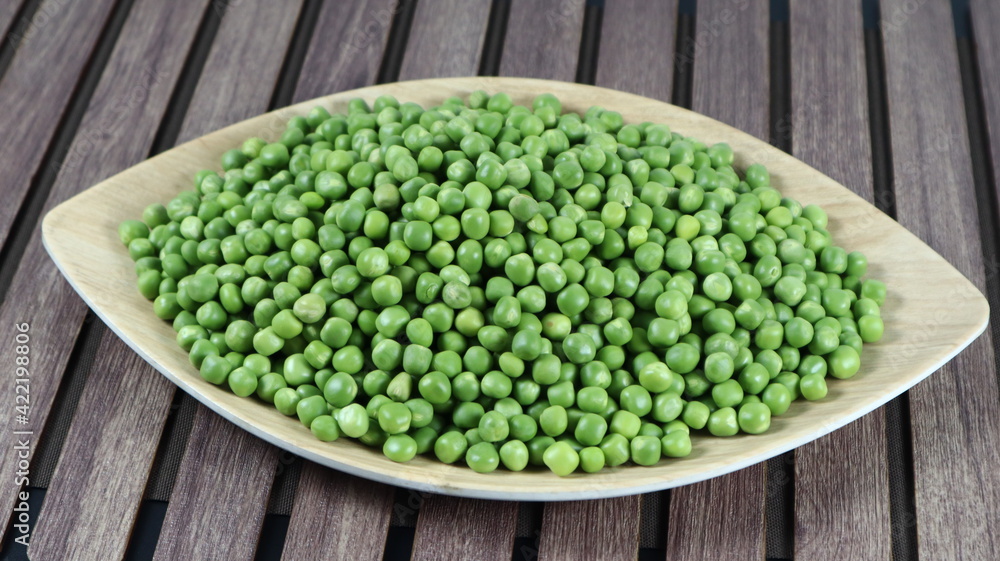Garden Peas, The peas are sweet and may be eaten raw or cooked. These are the common peas that are sold shelled and frozen, healthy eating,
Garden Peas, The peas are sweet and may be eaten raw or cooked. These are the common peas that are sold shelled and frozen, healthy eating,