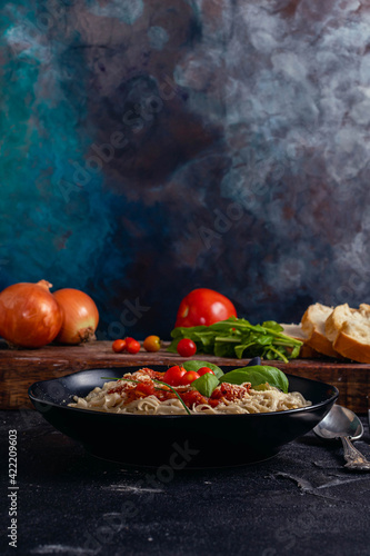pasta with tomatoes and basil