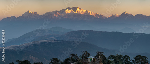 panorama from sandakphu top of kanchenjungha