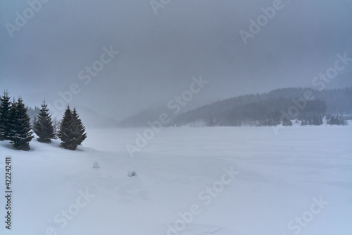 Frozen lake in the mountains © Xalanx