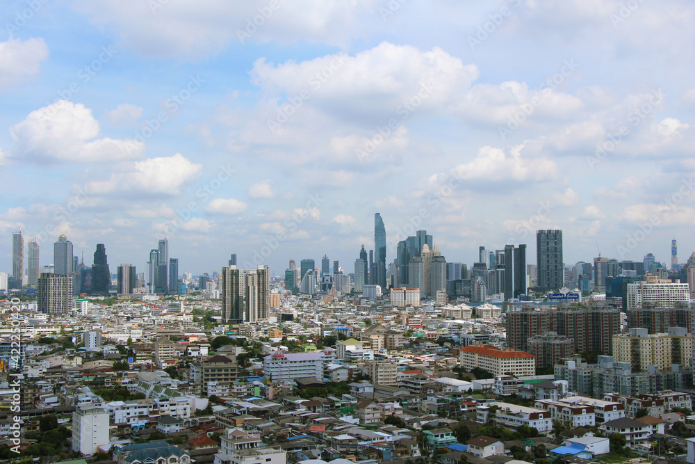 高層ビルから眺めるバンコクの街並み