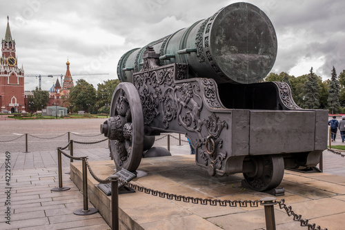  The Tsar Cannon, cast in bronze in 1586 by A. Chokhov on Cannon yard. Tourists visiting the sights
