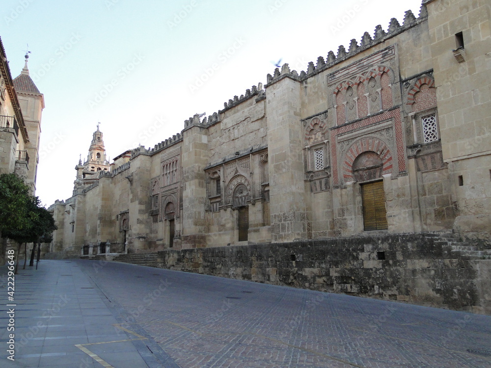 Obraz premium Vista exterior de una de las fachadas de la Mezquita de Córdoba, España