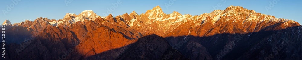 Fototapeta premium evening panoramic view of India Himalaya mountain