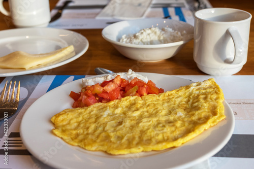 Fresh breakfast, omelet for guests' meals in the hotel