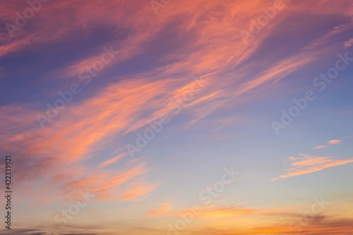 Fototapeta Naklejka Na Ścianę i Meble -  Colorful sunset sky in the evening with majestic sunlight sky background 