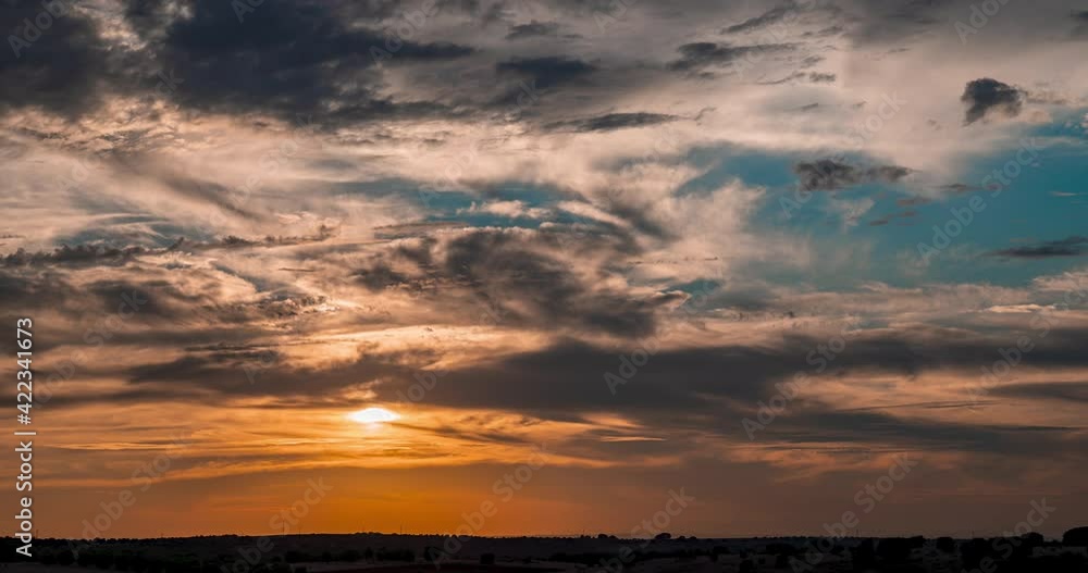 Time lapse del atardecer con en la ciudad Time lapse del atardecer con en la ciudad