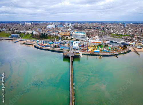 Photo Aerial view of the Southend Pier, a major landmark in Southend-on-Sea and the lo