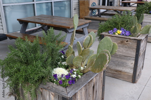 sidewalk patio dining