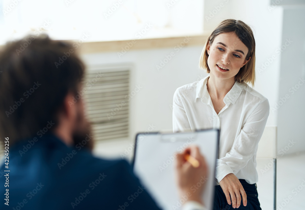 woman in consultation with a psychotherapist message health diagnosis woman in consultation with a psychotherapist message health diagnosis