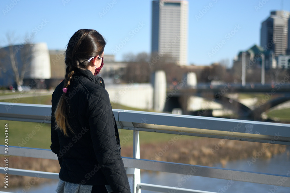 Obraz premium Model on Bridge
