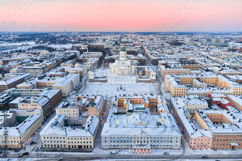 Obraz na płótnie Aerial view of Kruununhaka Central neighborhood of Helsinki, Finland. View of Helsinki City Hall, Helsinki Cathedral, Senate Square, and over places. Winter cityscape. w salonie