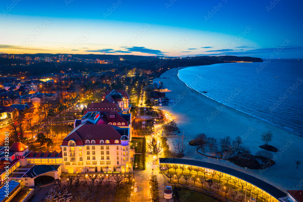 Obraz premium Beautiful scenery of Sopot by the Baltic Sea at dusk, Poland