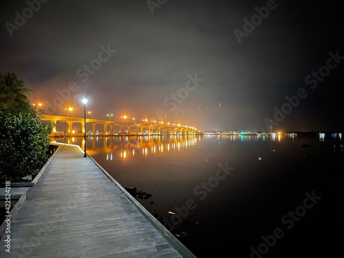 Bridge at night © J