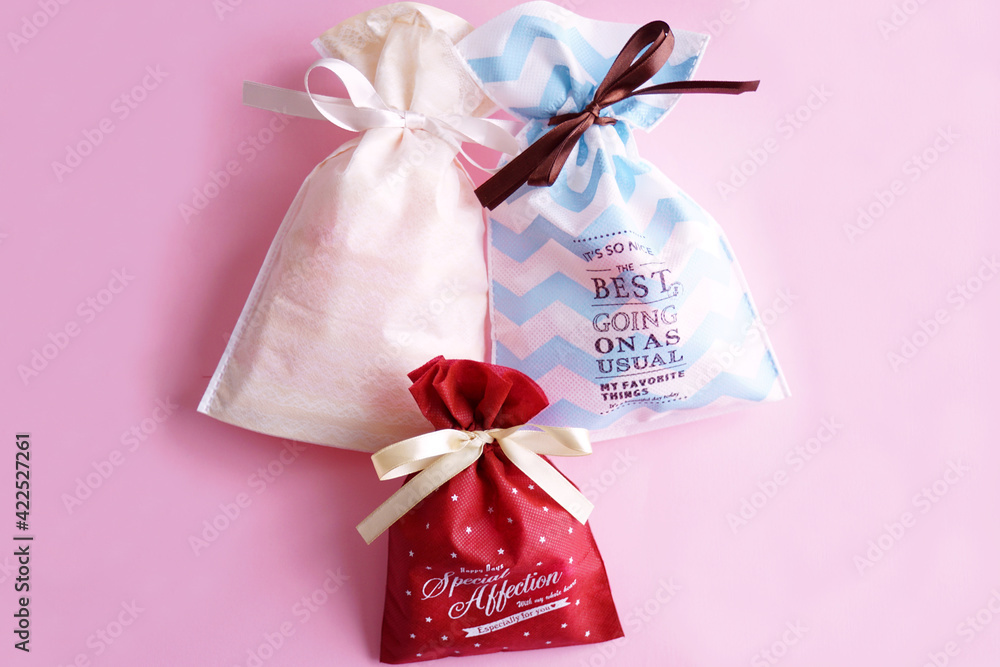 かわいいラッピング袋のプレゼント Stock 写真 Adobe Stock